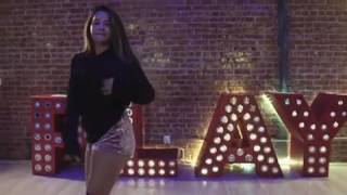 Tessa Brooks dancing
