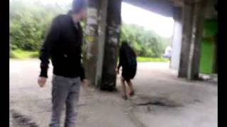 Обдолбанная деваха