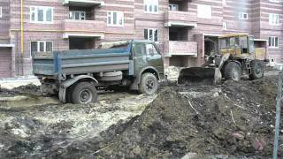 MAZ-5549 vs TO-18 loader