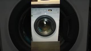 Обзор стиральной машины Hotpoint-Ariston VMUF 501 B