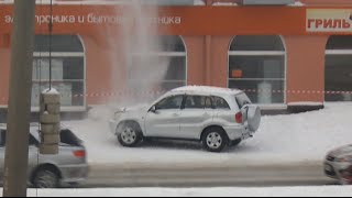 Тем временем Барнаул борется со снегом)))