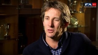 Edwin Van Der Sar answers your questions | #ask...