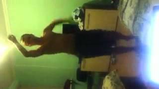 Парень Фунтик хорошо танцует)))))