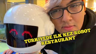 TÜRKİYE’DE BİR İLK ROBOTLAR YEMEK YEDİRDİ !