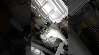 Переключение в D и начало движения на машине BMW F30 320d с двигателем N47D20