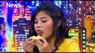 Begini Gaya Seksi Rosa Meldianti Sambil 'Ngemut' Lemon Part 04 - Call Me Mel 05/11