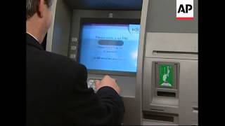 New Year celebrations, PM withdraws first euro
