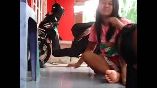 Sepasang cewek lesbi.. Di jamin enak deh-,-