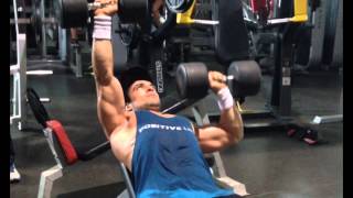 Cómo fortalecer la parte superior del pectoral