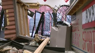 Clothes stolen in smash and grab in Detroit