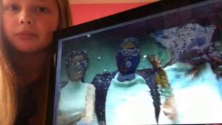 Tween reacting to 'gangnam style'