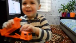 Видео для детей. Отец и сын. играют в машинки. обзор игрушек. Пипец Отец