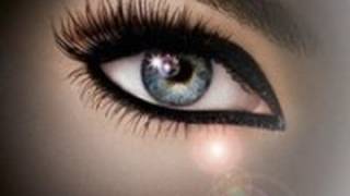 Applicazione matita nera Make Up Tutorial