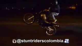 Arraquetilla Papa?..Stunt riders Colombia