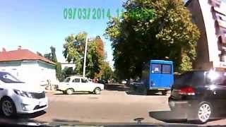 Долбоеб на дороге! Создание аварийной ситуации. Creation of an emergency.  建立緊急情況。