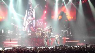 Guns and Roses - Sweet Child O' Mine - Vancouver, BC Dec, 11