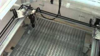 Работа самодельного лазерного гравировального станка