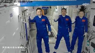 Shenzhou-13 hatch opening