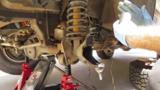 Replacing Ball joints on a Land Rover Discovery 2.