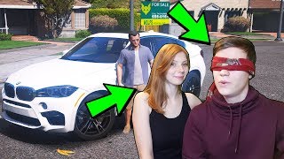 ЕДУ ЧЕРЕЗ ВЕСЬ ГОРОД С ЗАВЯЗАННЫМИ ГЛАЗАМИ! ДЕВУШКА УПРАВЛЯЕТ МНОЙ! ГТА 5 МОДЫ