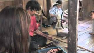 Burmese refugees - Lily Cole Visits Weaving project