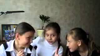 чем занимаются школьницы после уроков