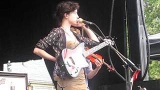 St. Vincent tells a story about college (UConn 9/18/2010)