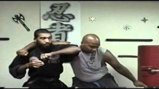 Ninjutsu:strike science Defense against side head lock grab