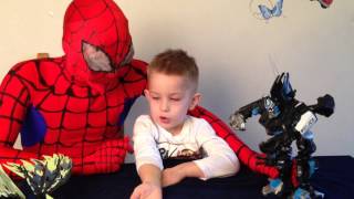 ✔ Spiderman. Человек паук, в гостях у Артура.Играют с роботом и драконом,.