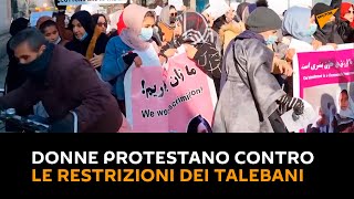 Afghanistan: donne protestano contro le restrizioni dei talebani