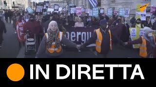 #Londra: manifestazione contro la "crisi del costo della vita"