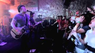 Fall Out Boy - My Songs Know What You Did In The Dark (Light Em Up) [Live at SXSW]