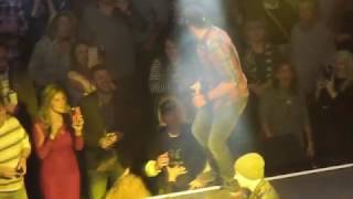 Luke Bryan Interacts with Man Flipping Him Off at Charlie Daniels Volunteer Jam