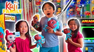 Ryan Emma and Kate Play Arcade Games!!