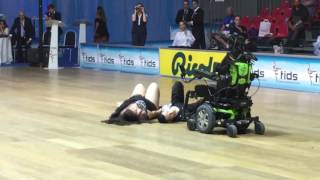 DANZA IN CARROZZINA ELETTRONICA "WHEELCHAIR SHOW DANCE"