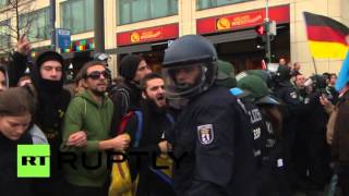 Беспорядки на митинге в поддержку беженцев в Германии