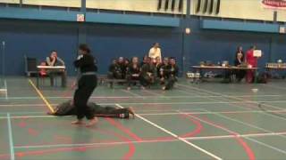 Self defense techniques Pauline van Es