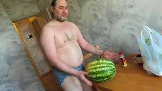 МУЖИК ЕБЁТ АРБУЗ ПОЛНЫЙ ПИЗДЕЦ ПРОСТО АХУЙ