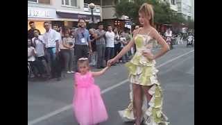 EGETEKO'DAN “HAYATA RENKLİ DÖNÜŞÜMLER SOKAK” DEFİLESİ ve MİKROP HİKMET ÖZEL SHOW’U
