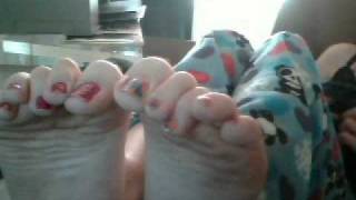 bare feet and crunching toes for three minutes