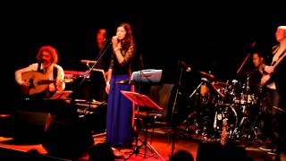 Ozlem Bulut - Yagmur Yagar Tas Ustune