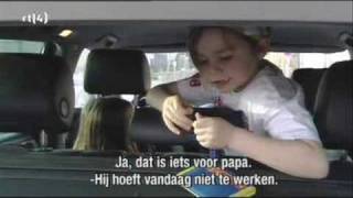 De Pfaffs; Sam alleen met Shania en Kenji