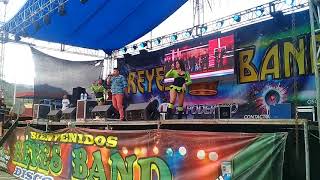 Angélica Cerezo DiscoMovil Reyes Band en 24 de Mayo