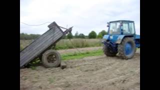 ЮМЗ . Или как погрузить контейнер в прицеп трактором без помощи крана. Container trailer tractor