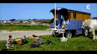Changer de vie : une famille vit une vie nomade en bus ! - Mille et une vies