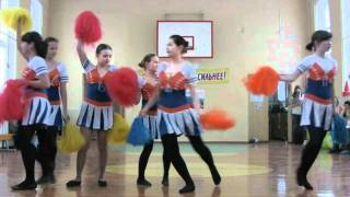 Beginning cheerleaders. Начинающие черлидеры.