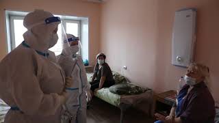 Лечение больных коронавирусом в мобильном госпитале Минобороны в Хакасии