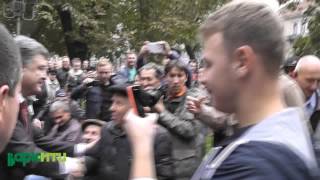Порошенко іде стометрівкою