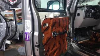Hummer H2 шумоизоляция. Тюнинг внутри салона, за 10 часов добавили акустического комфорта