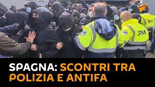 #Spagna: scontri tra la polizia e i manifestanti Antifa